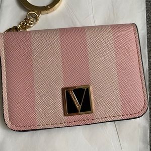 The Victoria Foldable Card Case